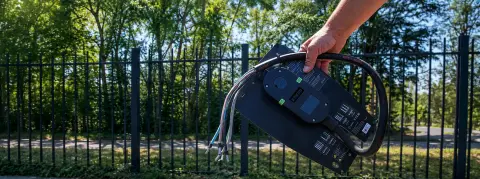 Qcharge header montageplaat